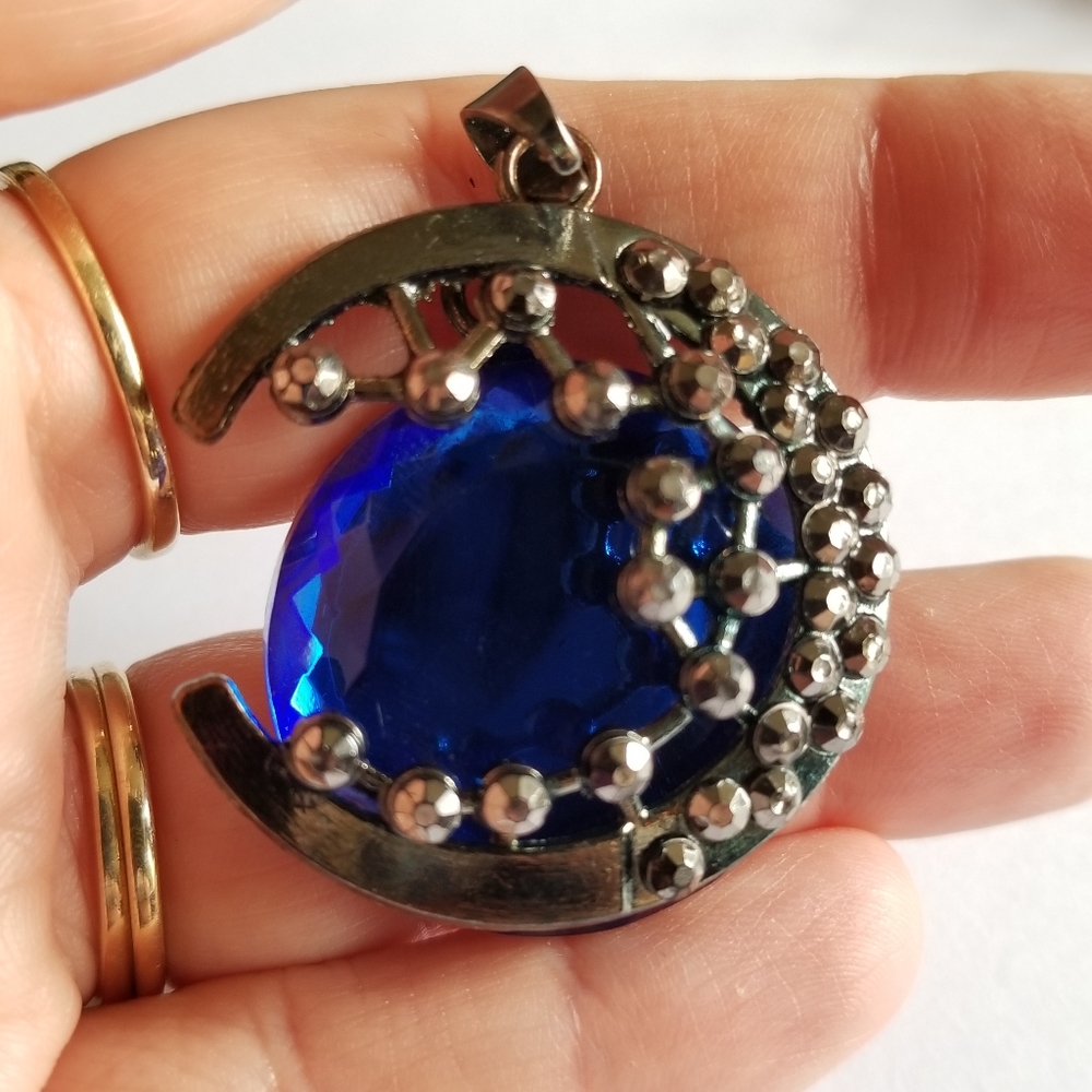 Relisted - Moon pendant blue gem dark silver tone metal lunar celestial - Picture 6 of 10